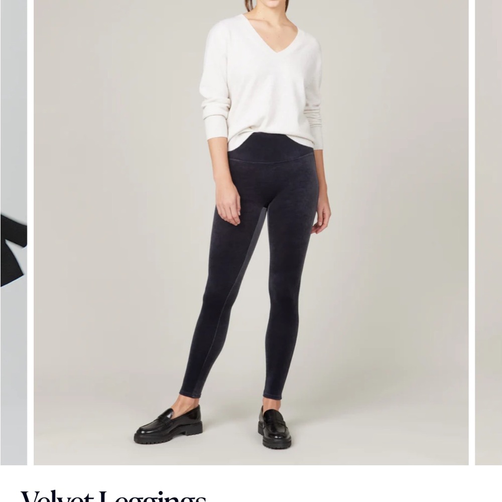Spanx velvet leggings in navy blue size small. nwt.